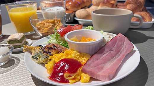 朝食